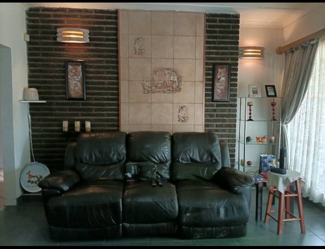 4 BEDROOM HOUSE FOR SALE IN NORKEM PARK